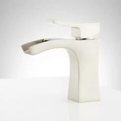 Signature Hardware Vilamonte 1.2 GPM Single Hole Bathroom Faucet with Metal Lever Handle and Pop-Up Drain Assembly -Central Brass store signature hardware 948584 alternate image 237